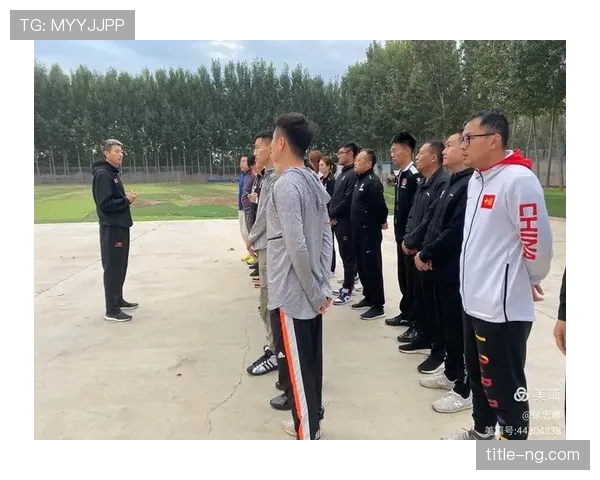 篮球比赛中裁判如何判定起跳接触？规则详解与判罚标准解析